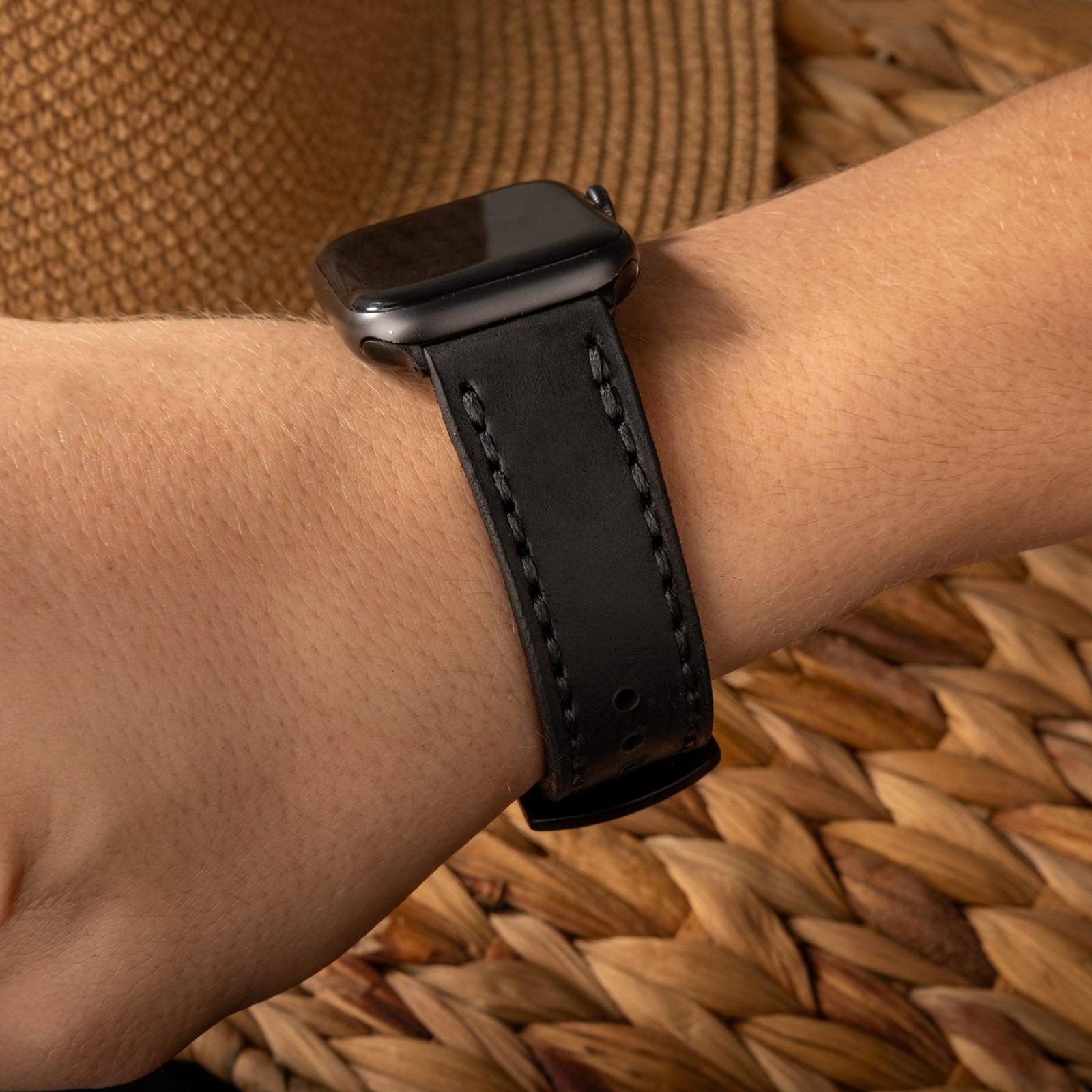 Çift Katlı Deri Apple Watch Kayışı – Siyah el yapımı hakiki deri - DeryCraft