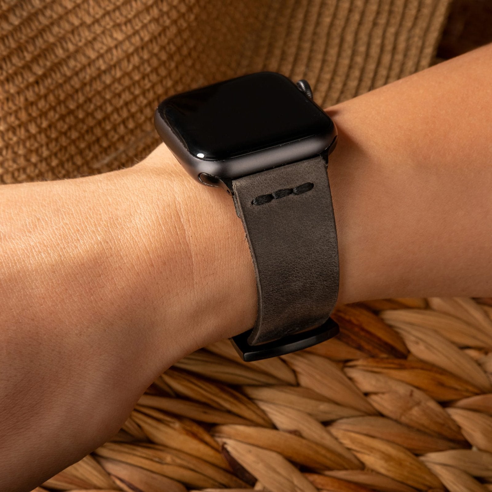Tek Katlı Deri Apple Watch Kayışı - Antrasit el yapımı hakiki deri - DeryCraft